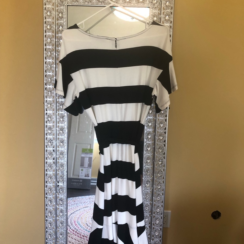 Loft dress - Picture 2 of 5
